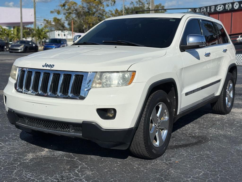2011 Jeep Grand Cherokee Limited's photo